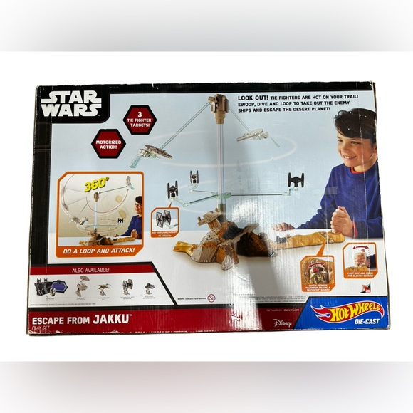 Hot Wheels Star Wars Escape from Jakku Playset NIB - Picture 2 of 2